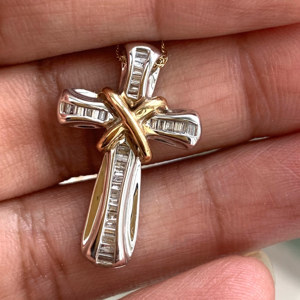 10kt White Gold Two Toned Diamond Pendant Only